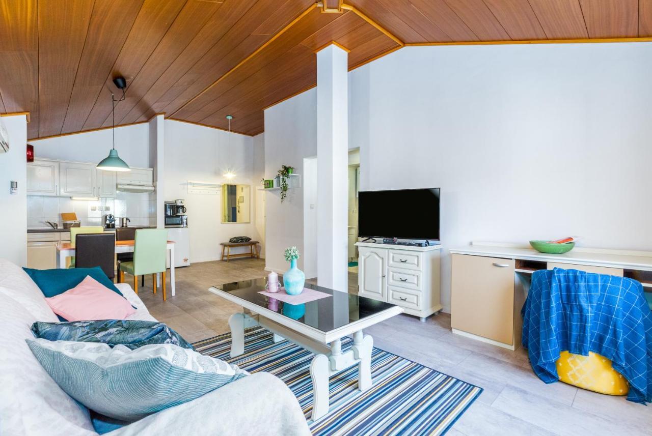 Lara Deluxe Superior 5 Star Apartment, Your Piece Of Heaven By The Sea & Park Novigrad Istria 外观 照片